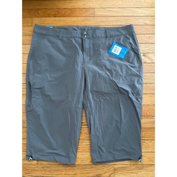 Columbia Women’s Capri Pants 22W Gray Plus Size Outdoor Hiking Travel Quick Dry - Picture 1 of 5